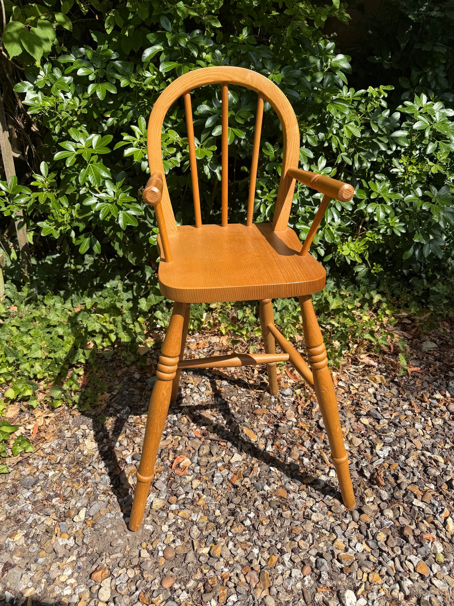 HIGH CHAIR