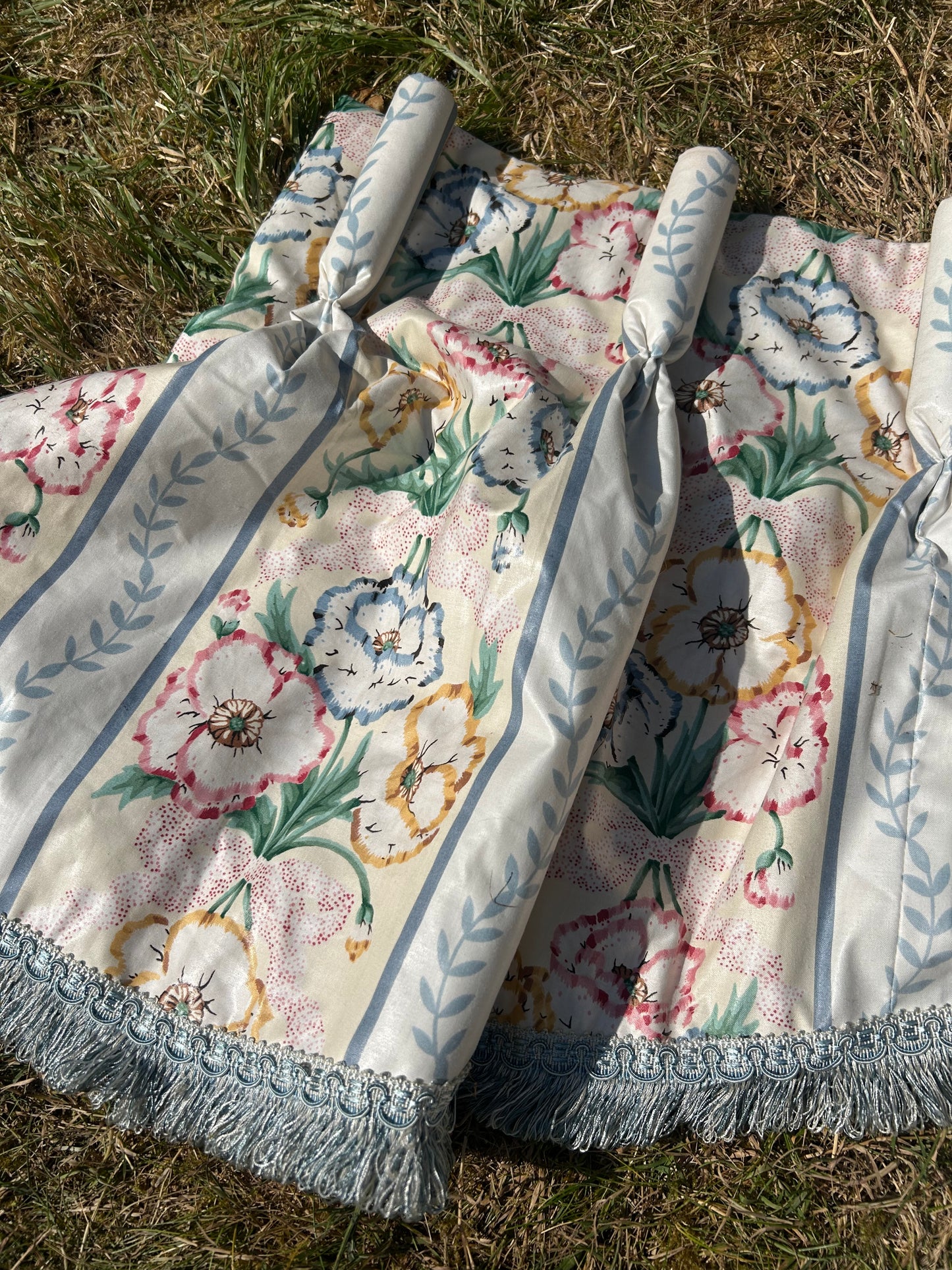 CURTAINS AND PELMET