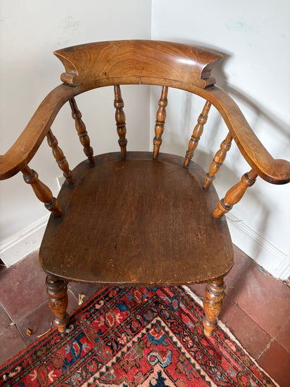HALLWAY CHAIR