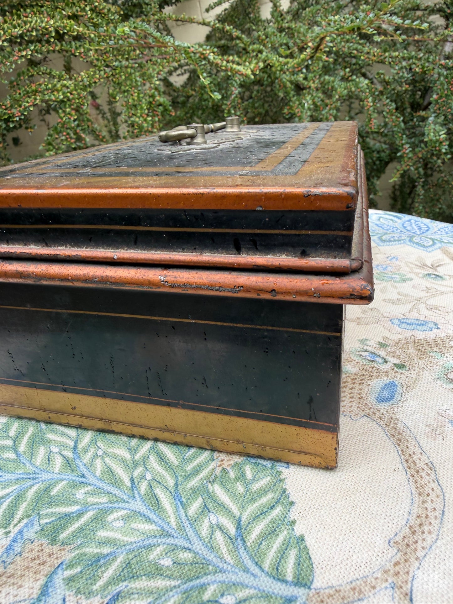 MONEY BOX