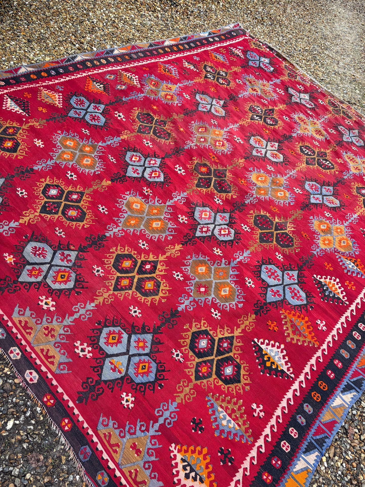 ANTIQUE KILIM