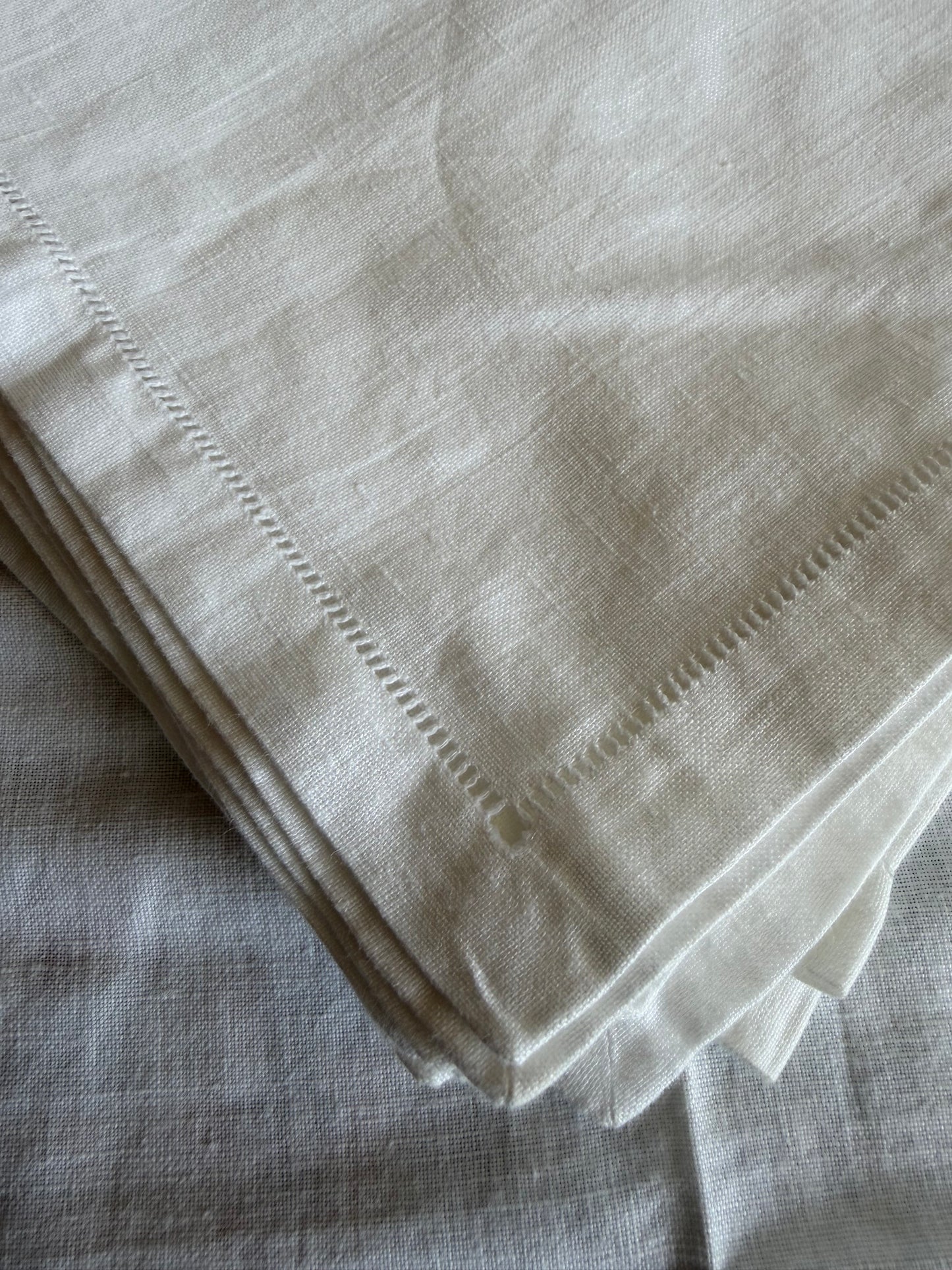 6 NAPKINS
