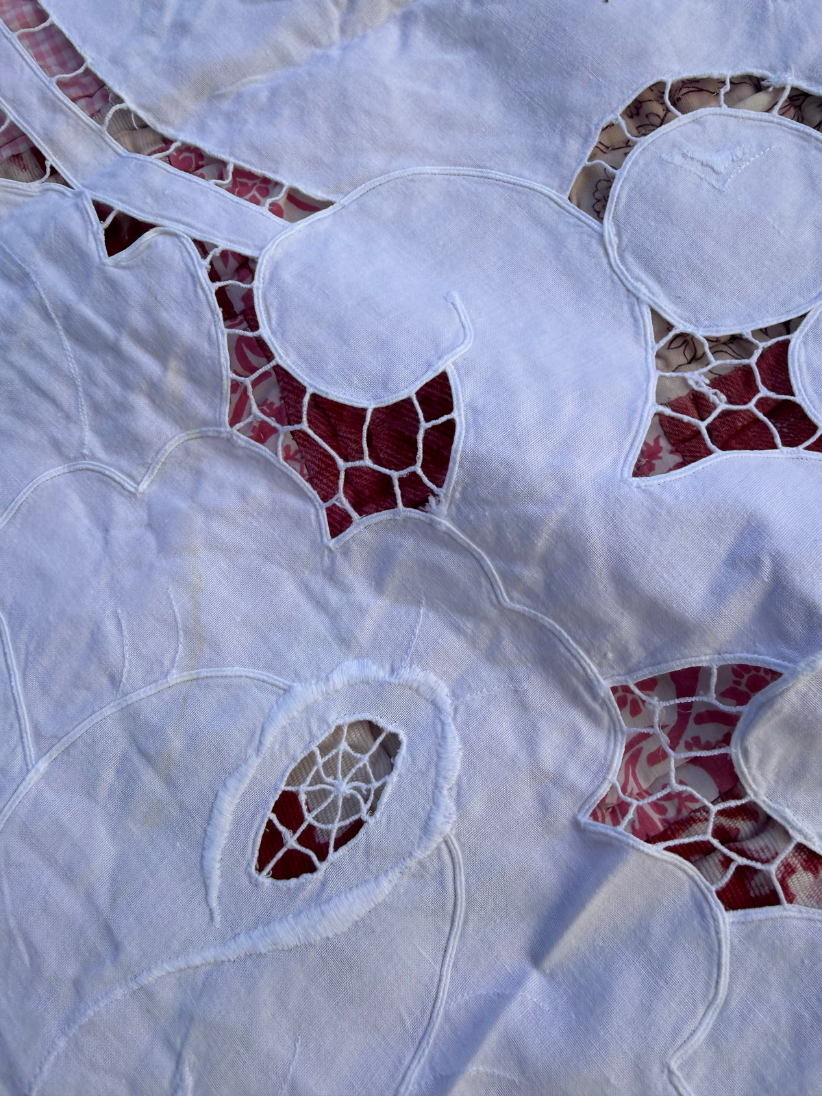 ROUND TABLECLOTH