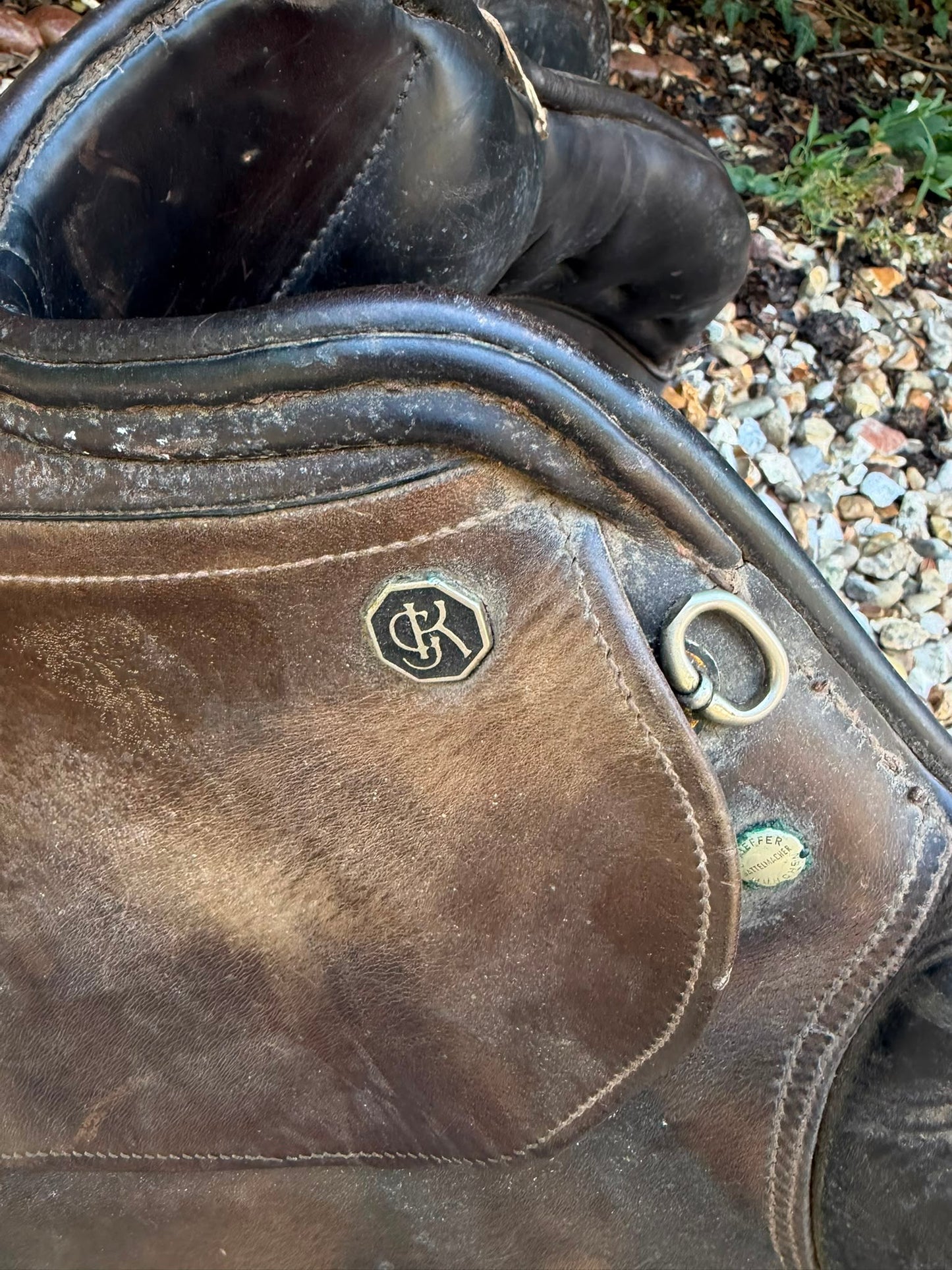 LEATHER SADDLE
