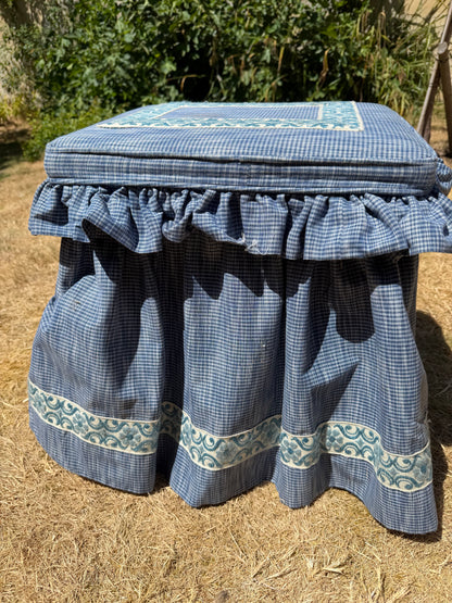 STOOL WITH STORAGE