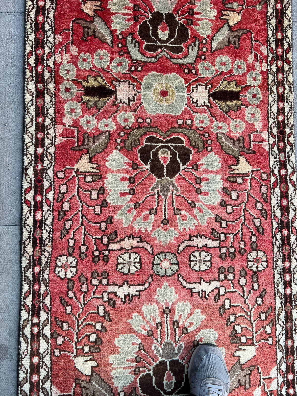 CARPET RUNNER