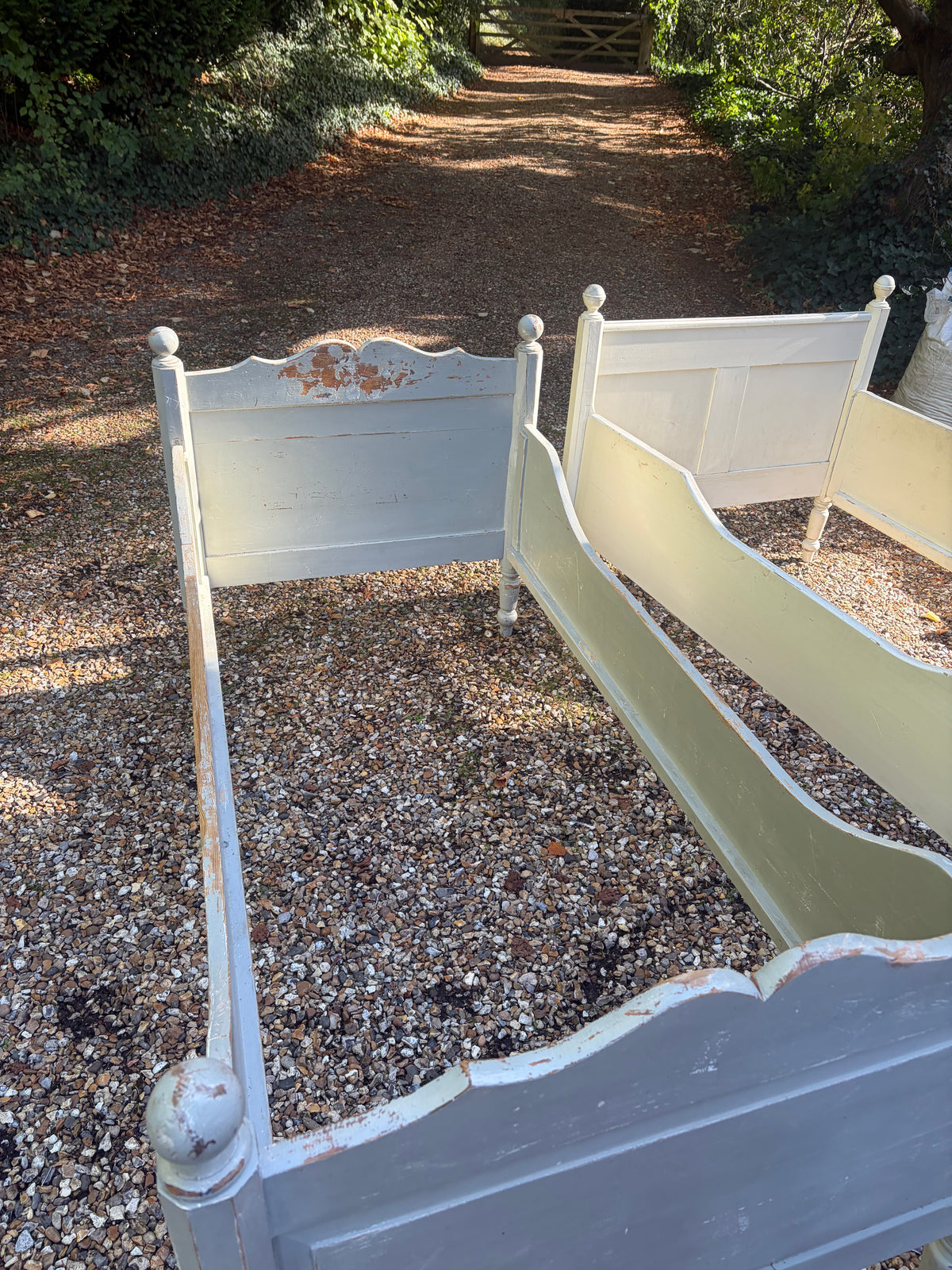 SINGLE SLEIGH BEDS