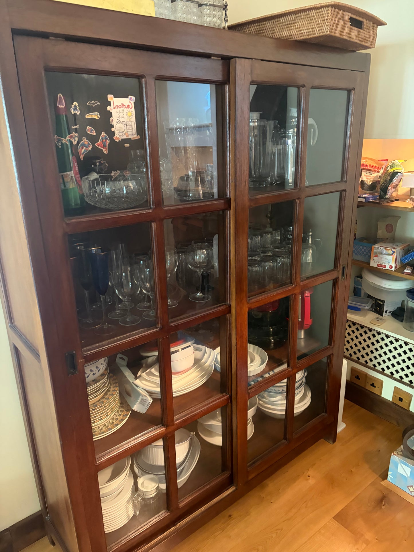 GLAZED CABINET