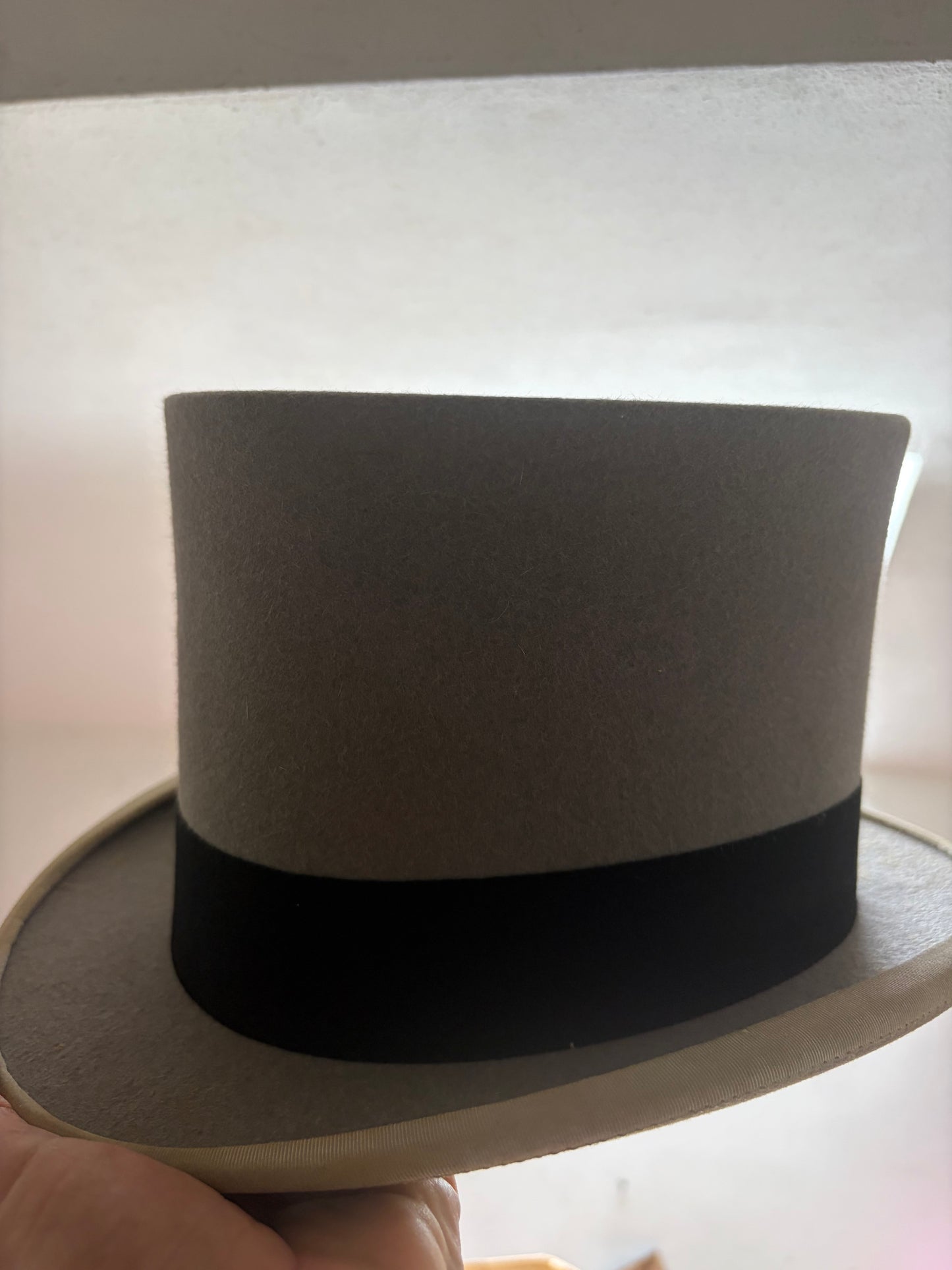 TOP HAT