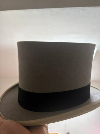 TOP HAT