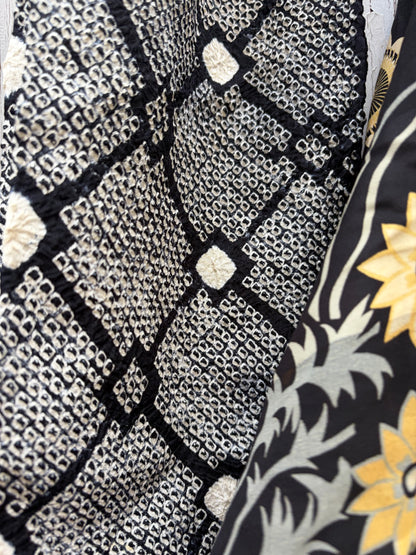 5 BLACK AND WHITE SCARVES