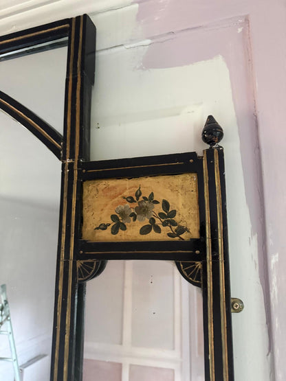 DECORATIVE MIRROR