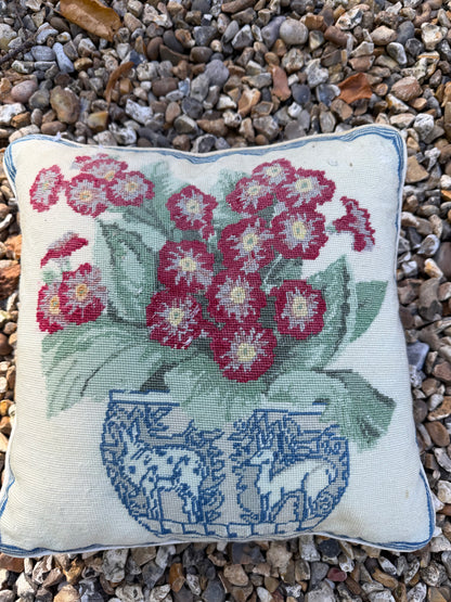 TAPESTRY CUSHION ￼