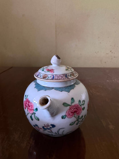 10 COLLECTABLE PIECES