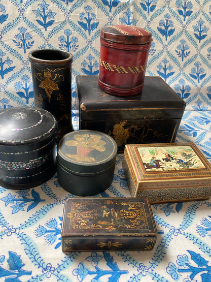ANTIQUE BOXES