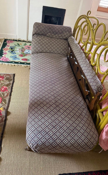 CHAISE