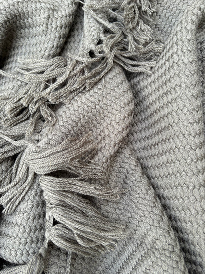 WOVEN THROW