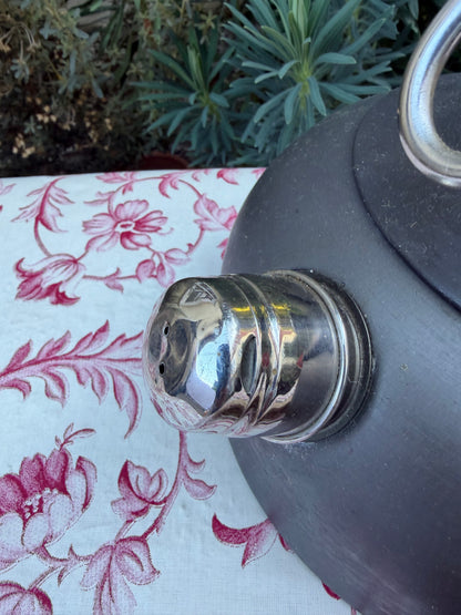 AGA BRUSH AND KETTLE