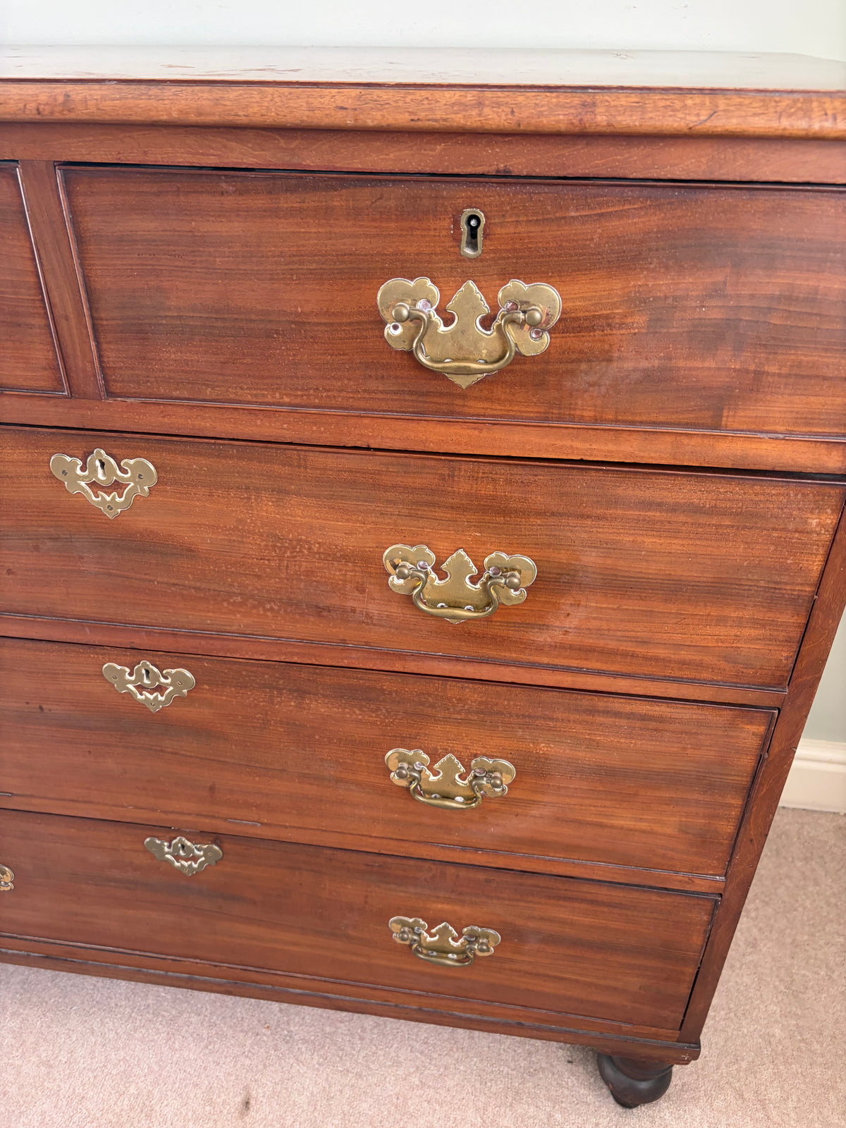 CHEST OF DRAWERS