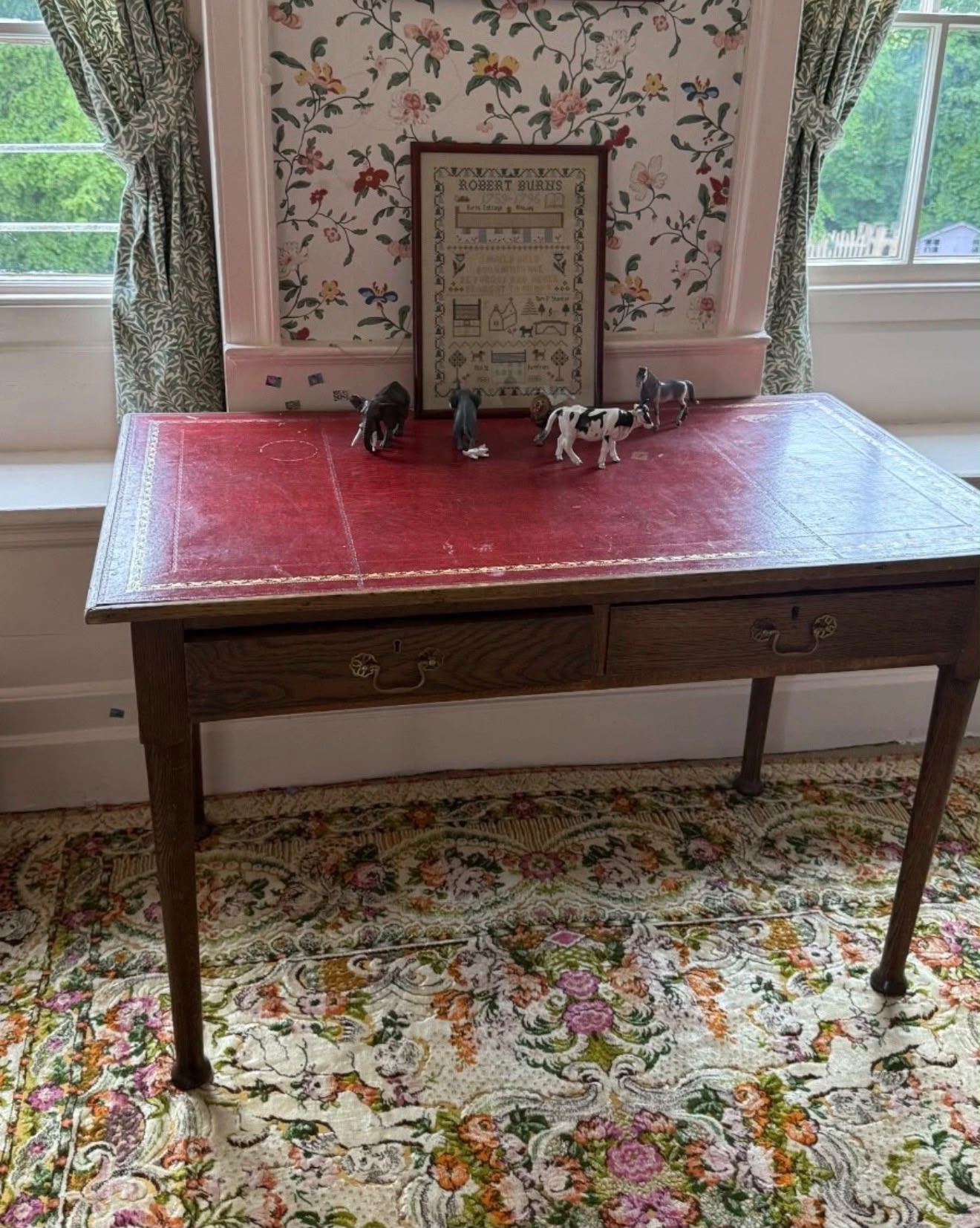 DESK