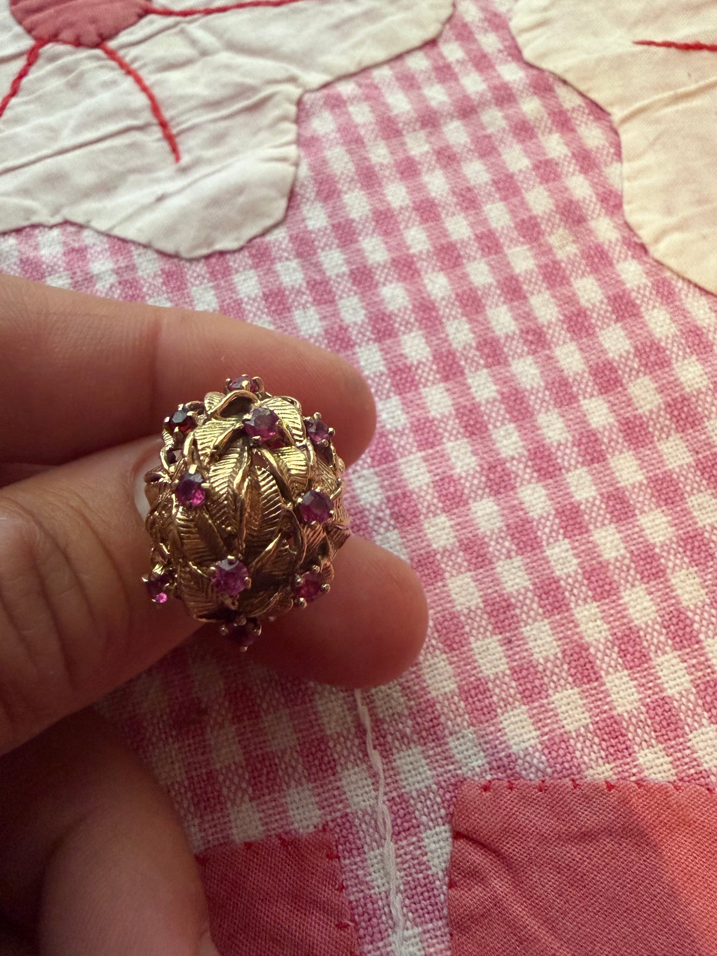 GOLD AND RUBY RING
