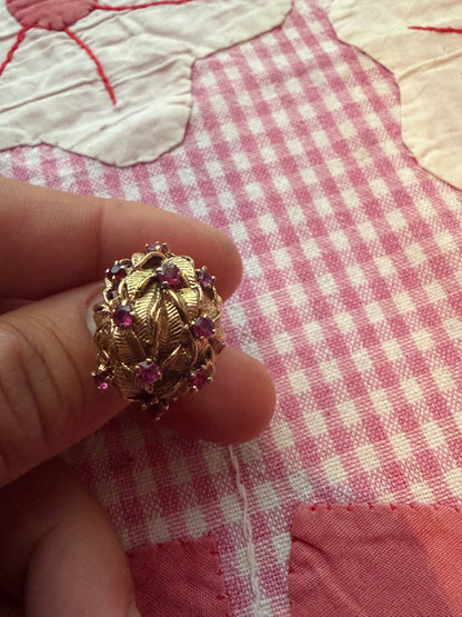 GOLD AND RUBY RING