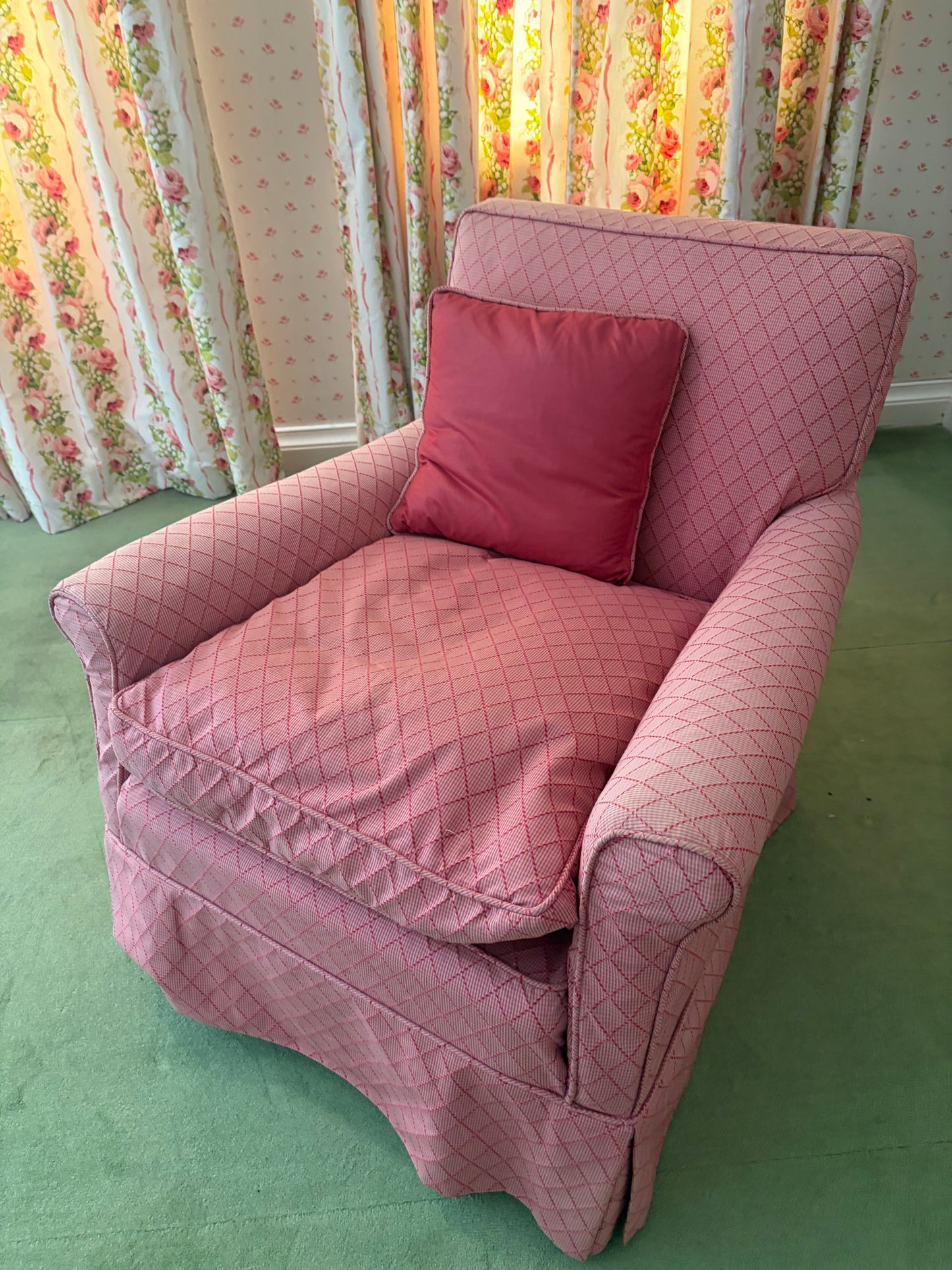 PINK CHAIR
