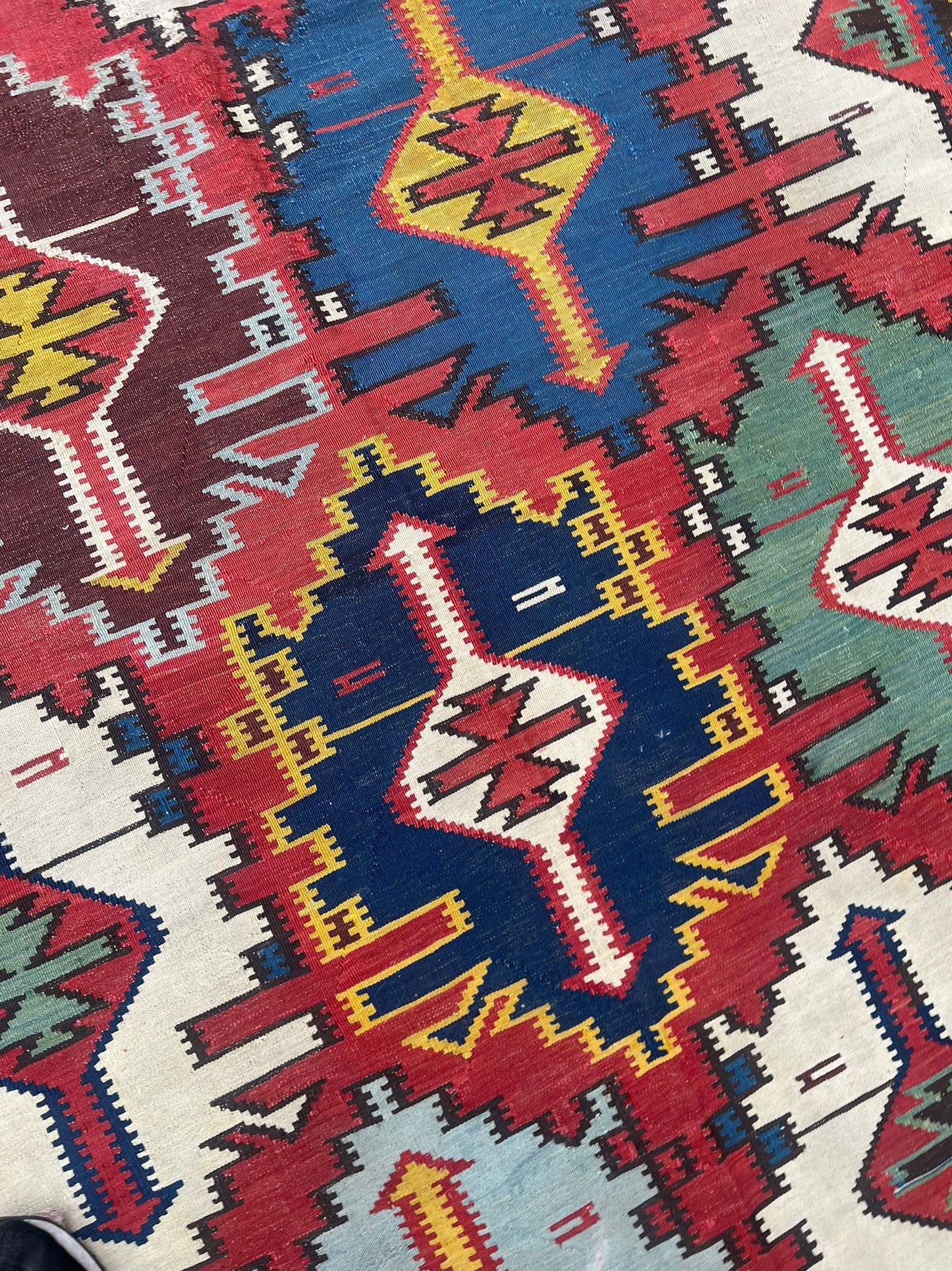 ANTIQUE KILIM