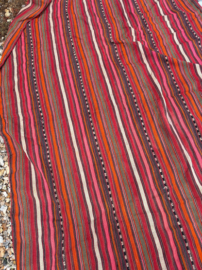 RUG / THROW
