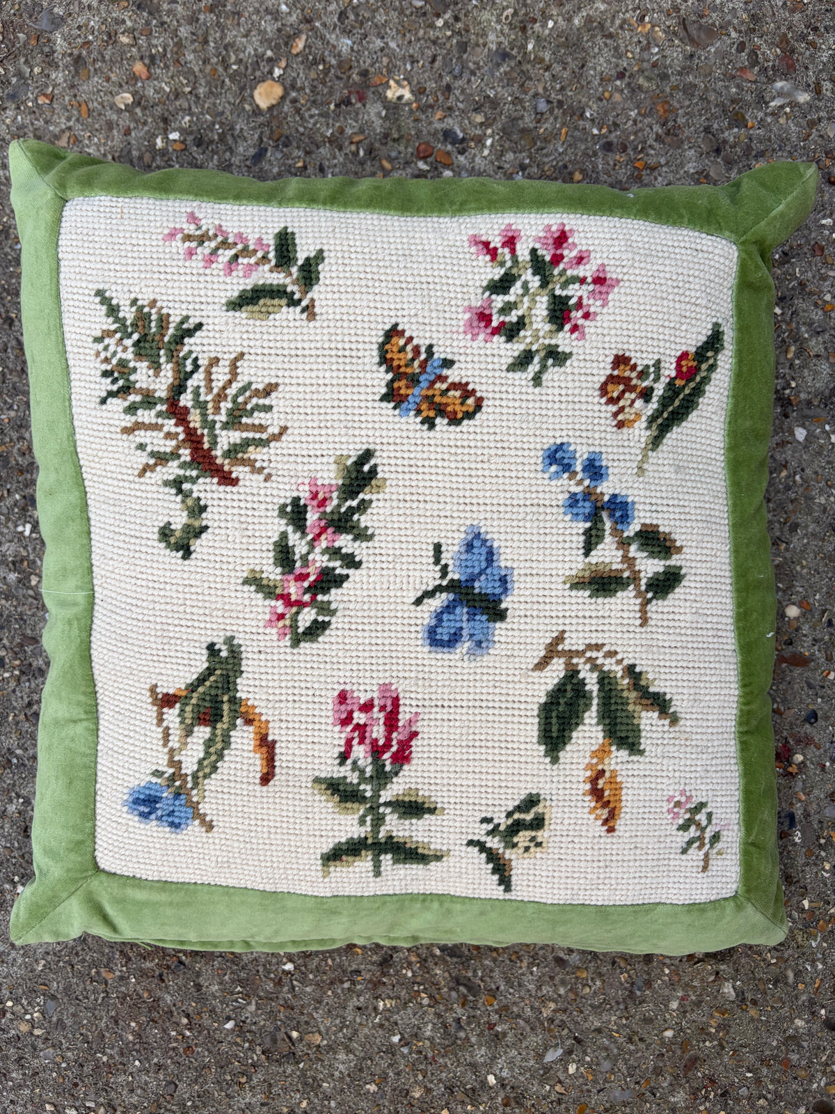 TAPESTRY CUSHION