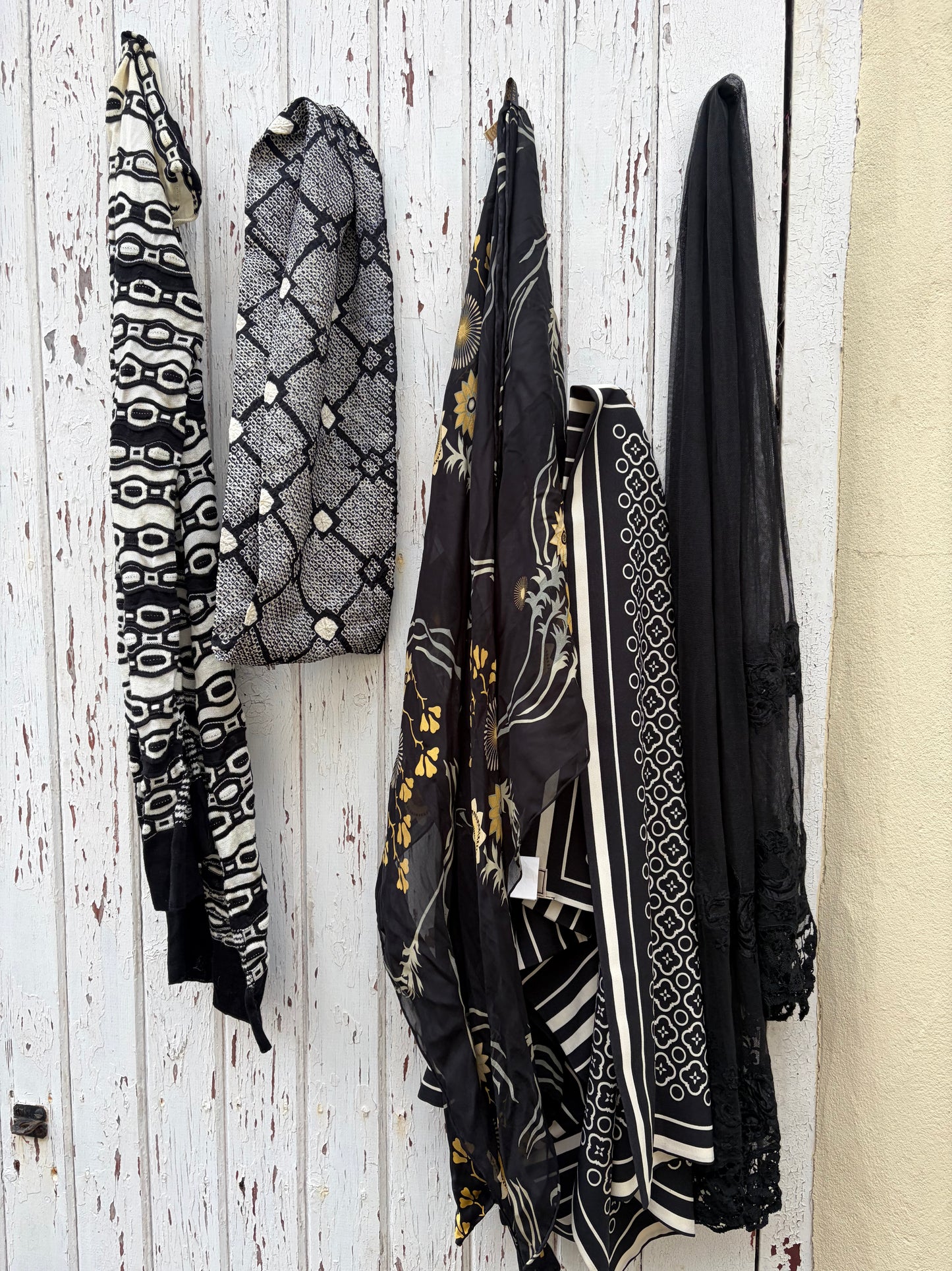 5 BLACK AND WHITE SCARVES