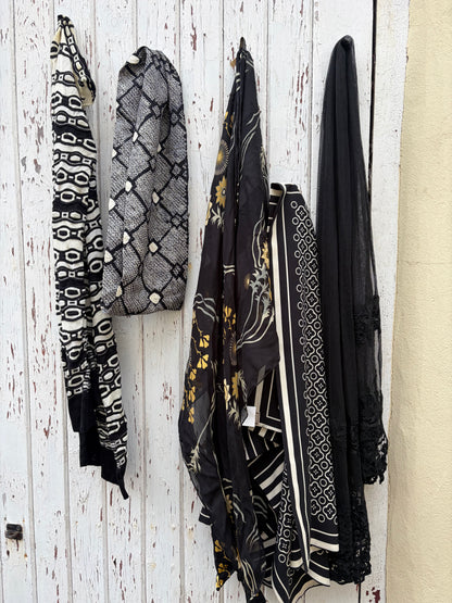 5 BLACK AND WHITE SCARVES