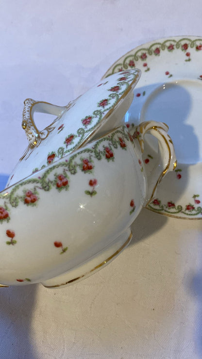 LIDDED BOWL AND PLATE