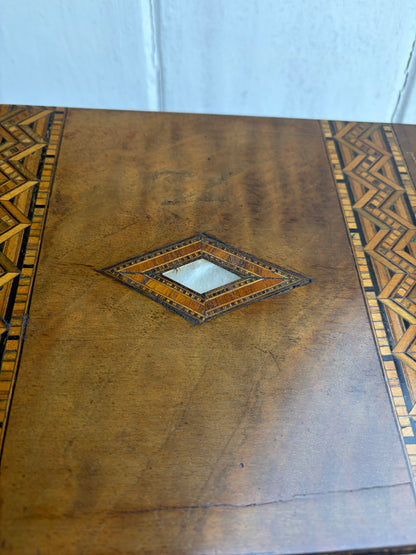 ANTIQUE BOX