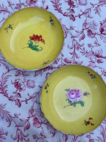 SET OF THREE PLATES