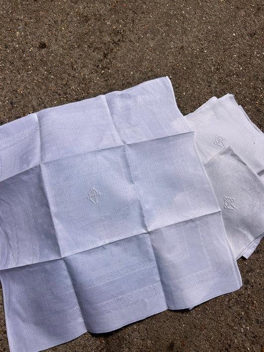 LINEN NAPKINS