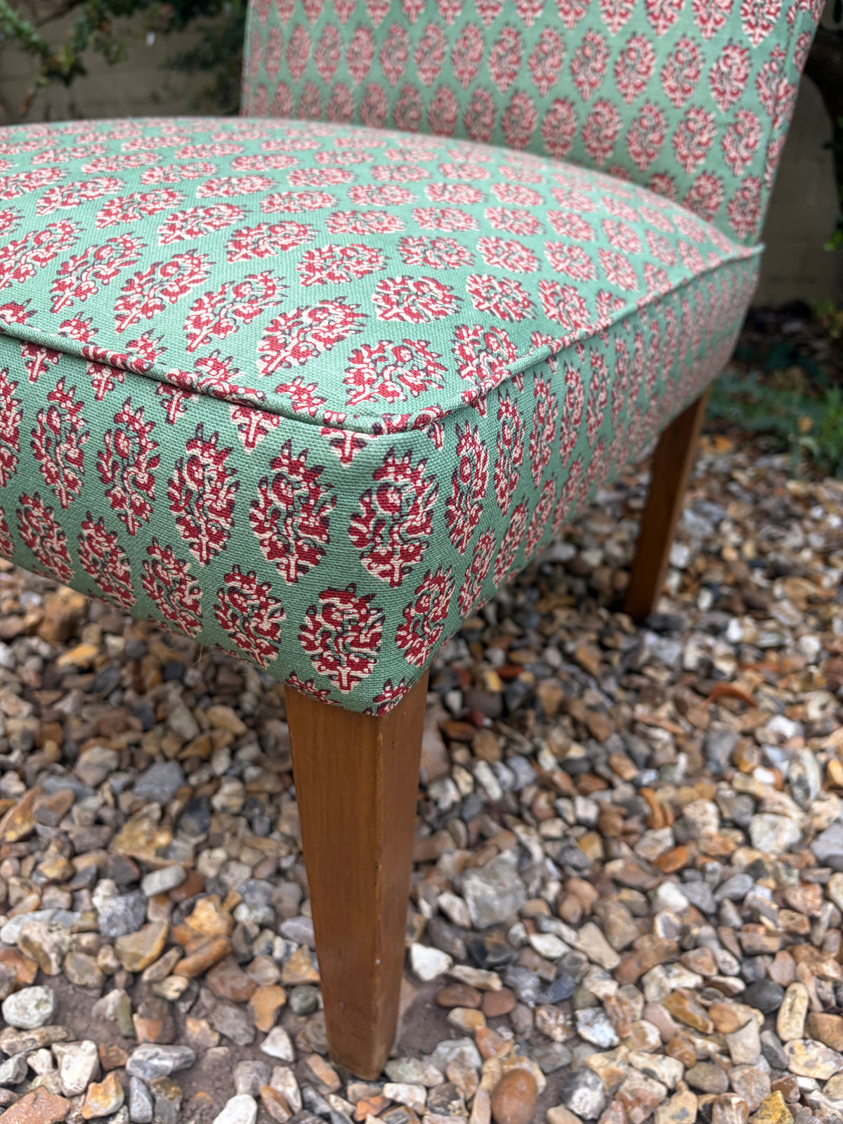 SLIPPER CHAIR
