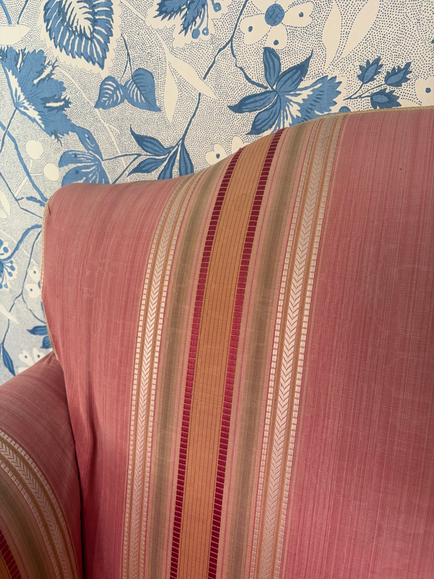VINTAGE SOFA