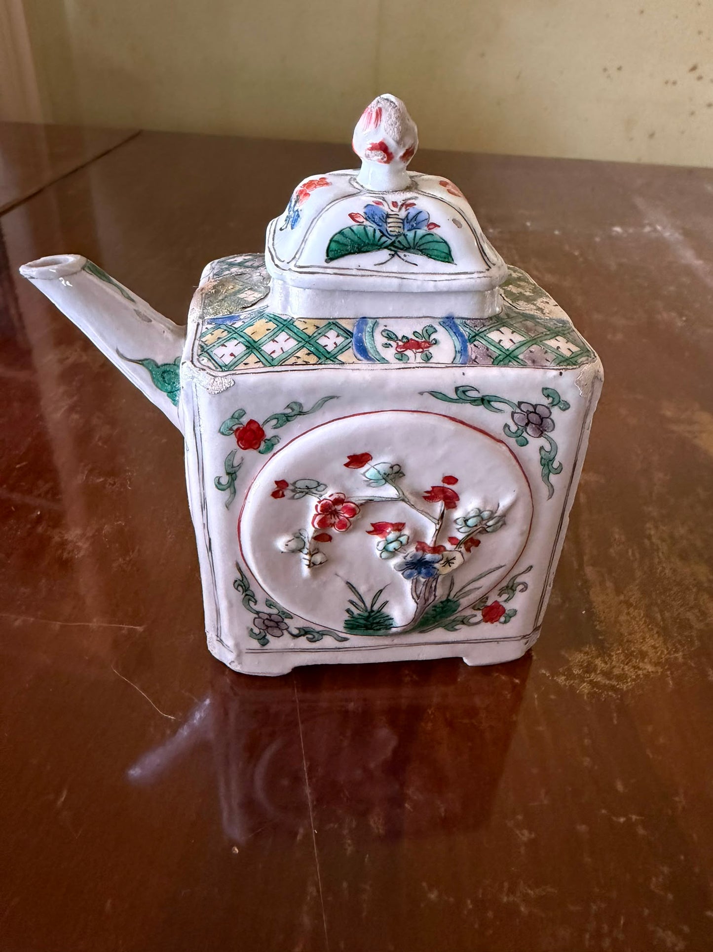 10 COLLECTABLE PIECES