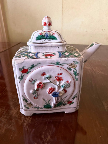 10 COLLECTABLE PIECES