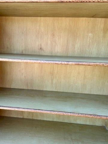 DRESSER/ CUPBOARD