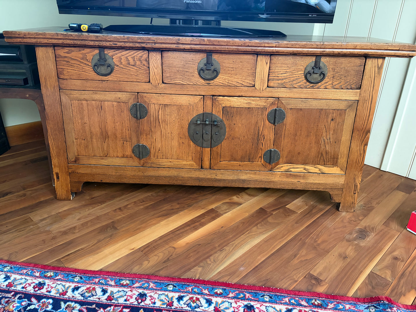 CONSOLE TABLE