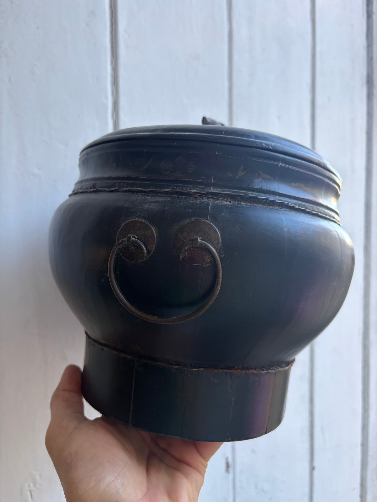 LARGE POT