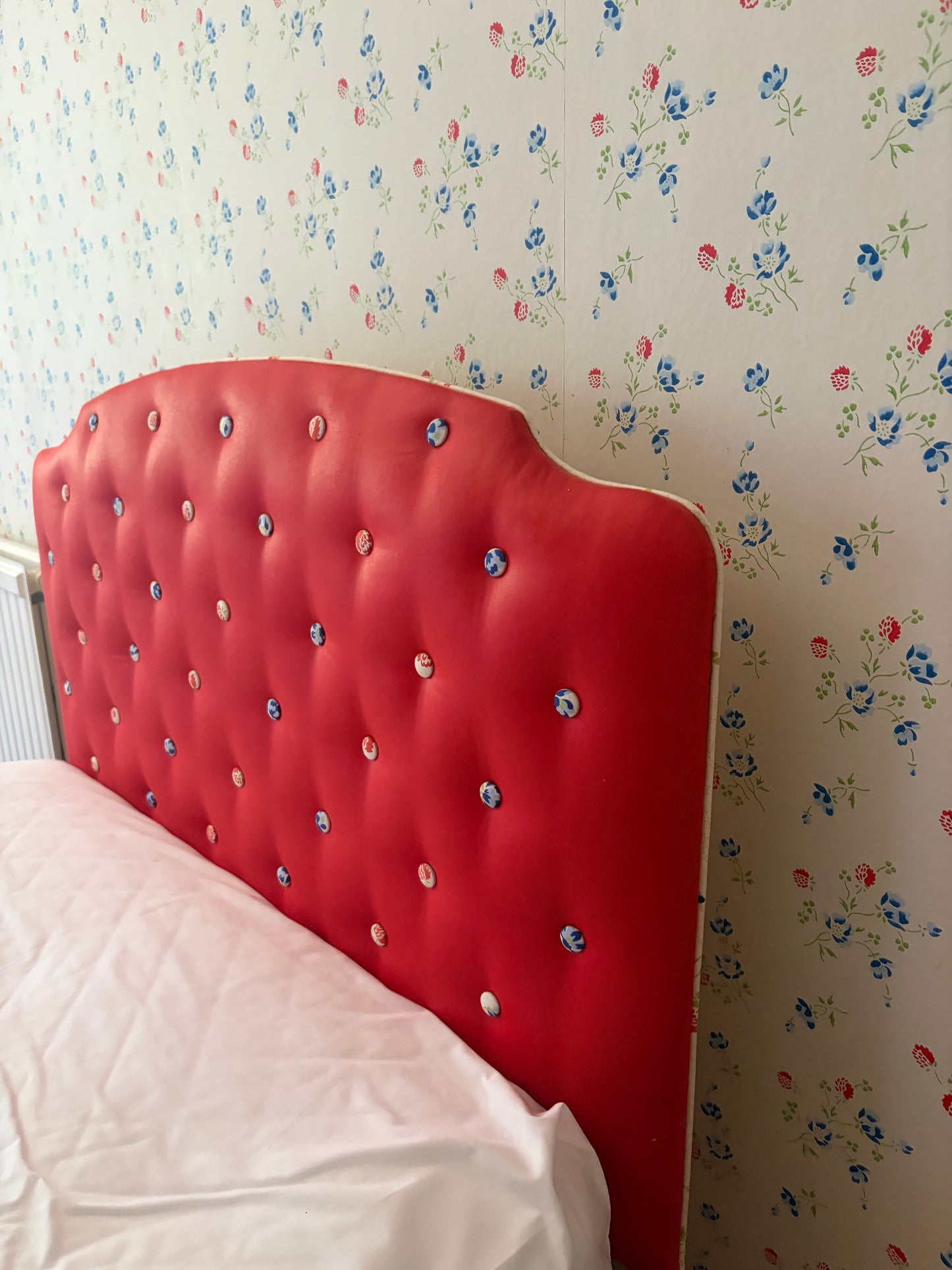 A PAIR OF SINGLE BEDS