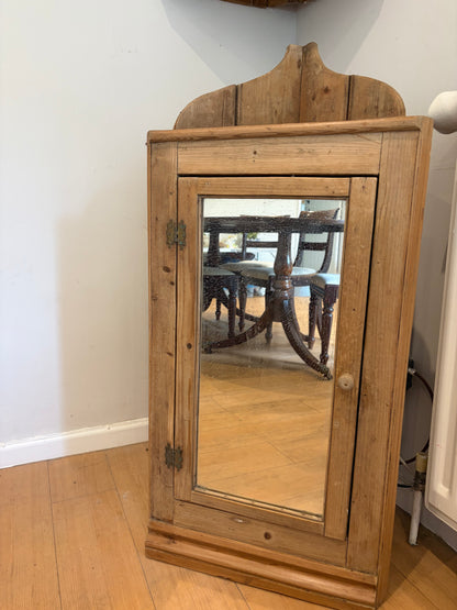 CORNER CABINET