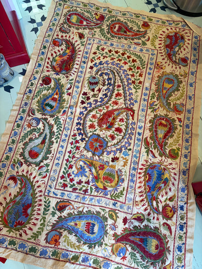 SUZANI