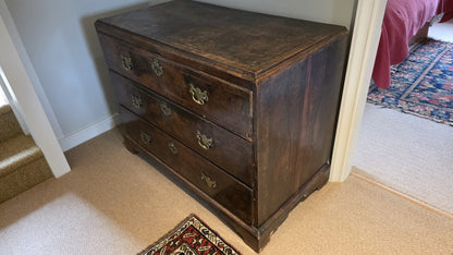 CHEST OF DRAWERS