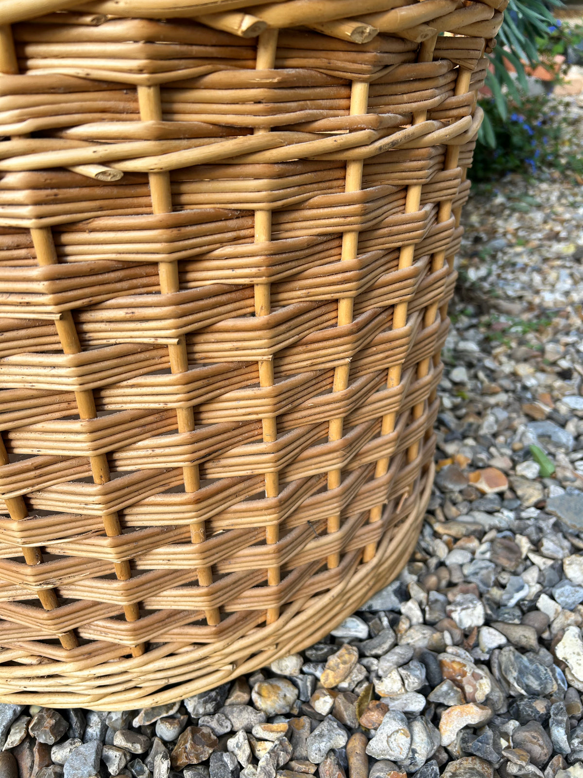 WICKER LOG BASKET
