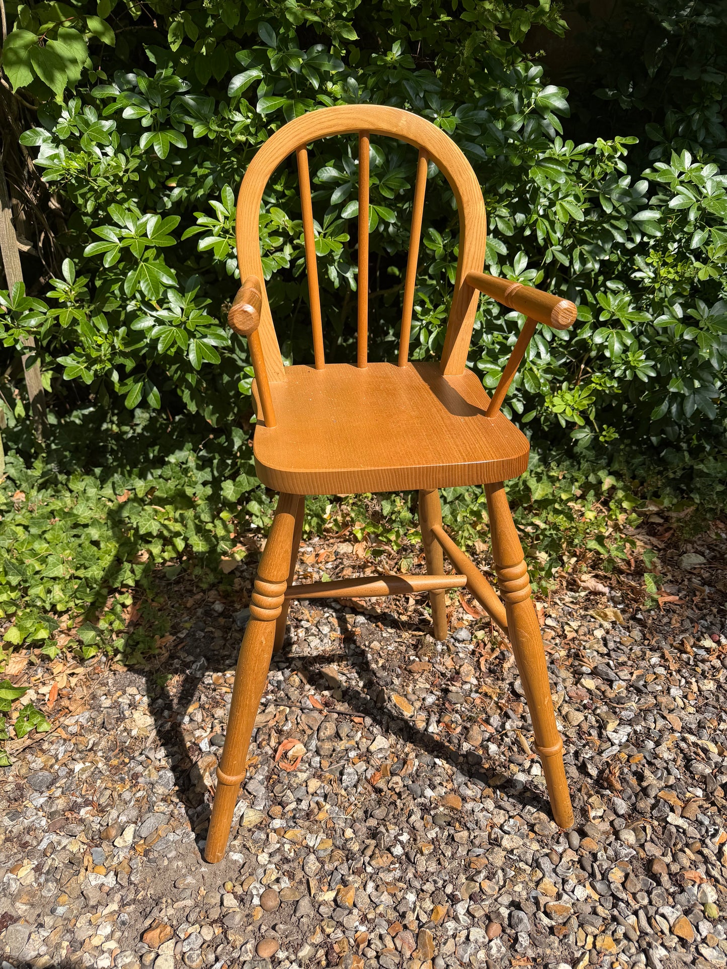 HIGH CHAIR