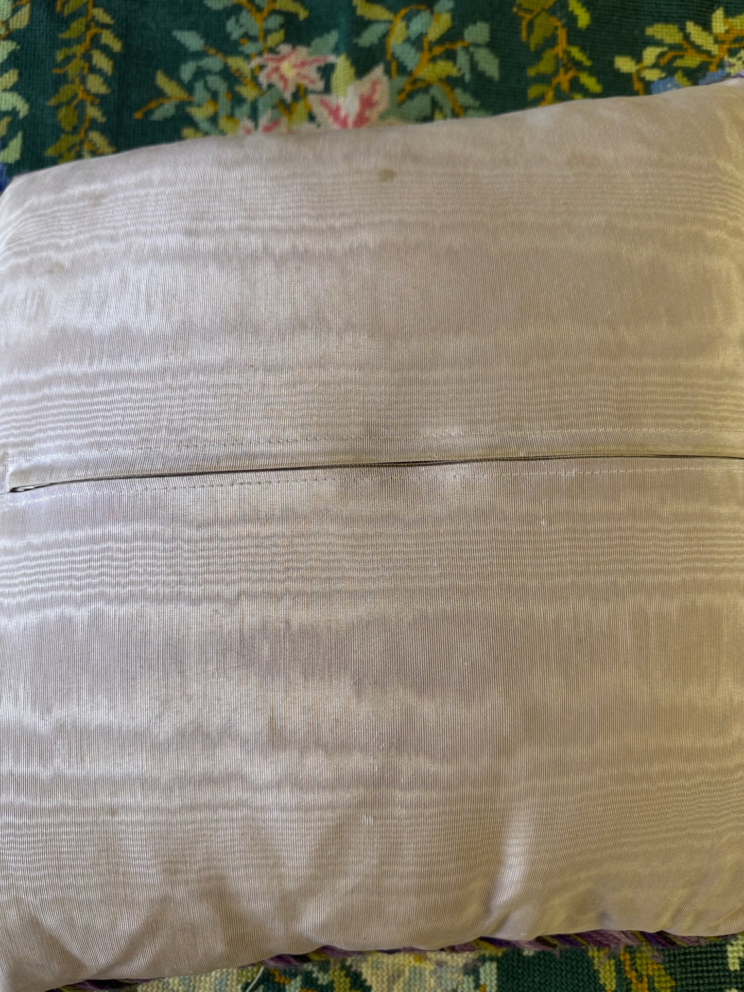 CUSHION